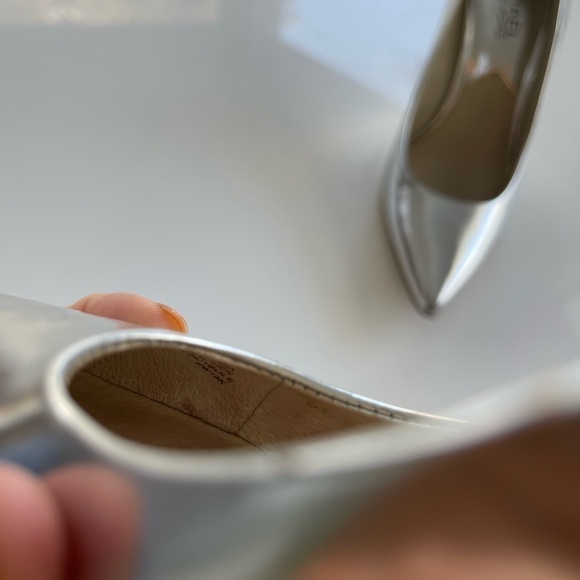 Michael Kors Patent Leather Heels Metallic Silver - 5.5 - Picture 6 of 6